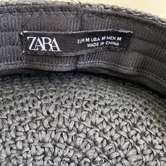 Black woven cap - Picture 2 of 4
